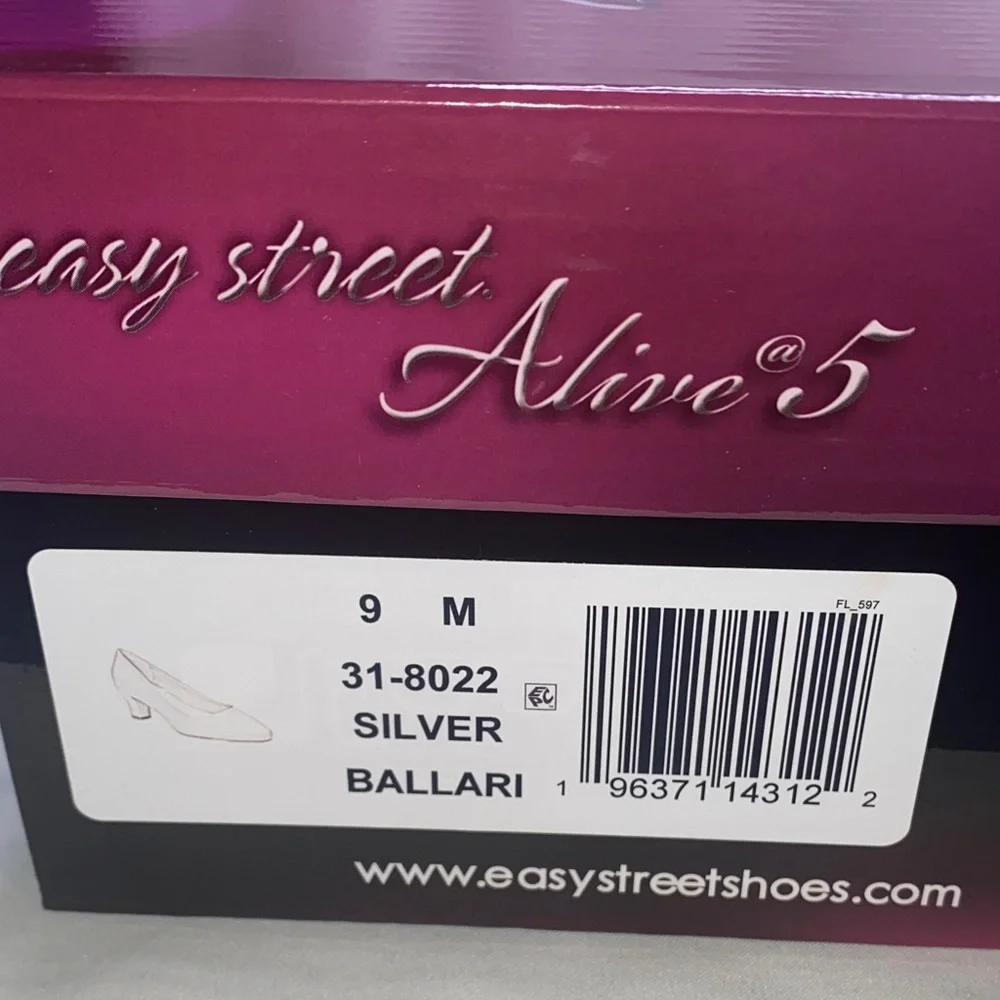 Elegant Easy Street Ballari Womens Round Stiletto Heel‎ Pumps